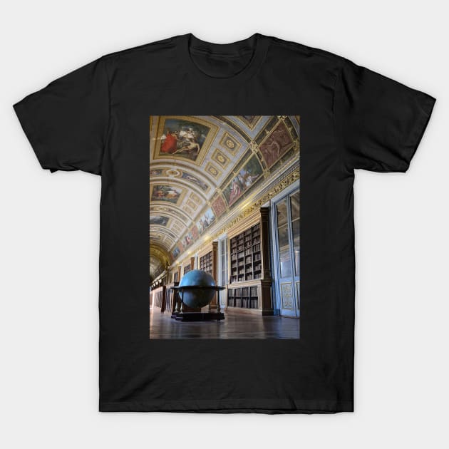 Galerie de Diane Chateau de Fontainebleau T-Shirt by dreamtravel